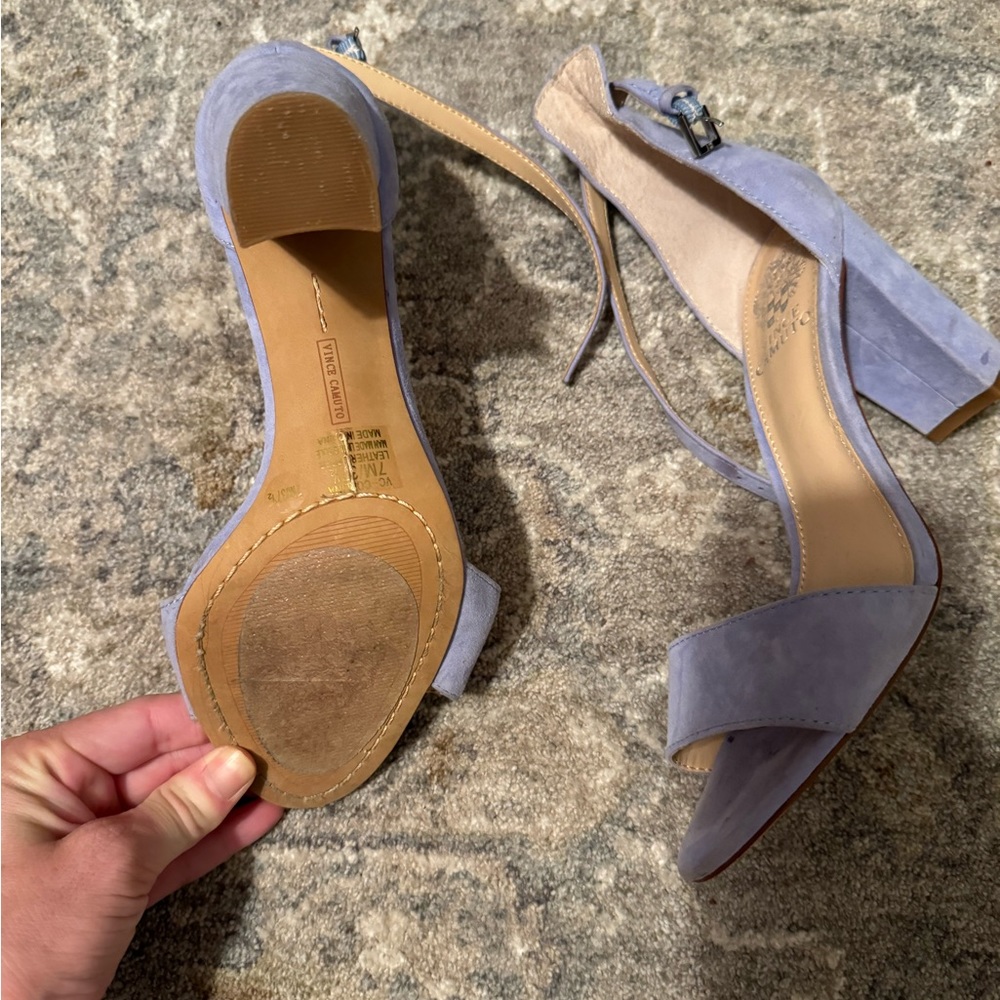 Vince Camuto size seven blue heels - Picture 2 of 3